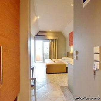 Hotell Sousouras 3*